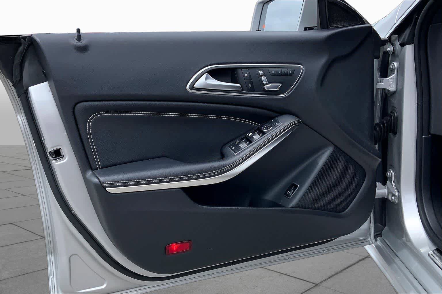 Used 2018 Mercedes-Benz CLA 250 image 21