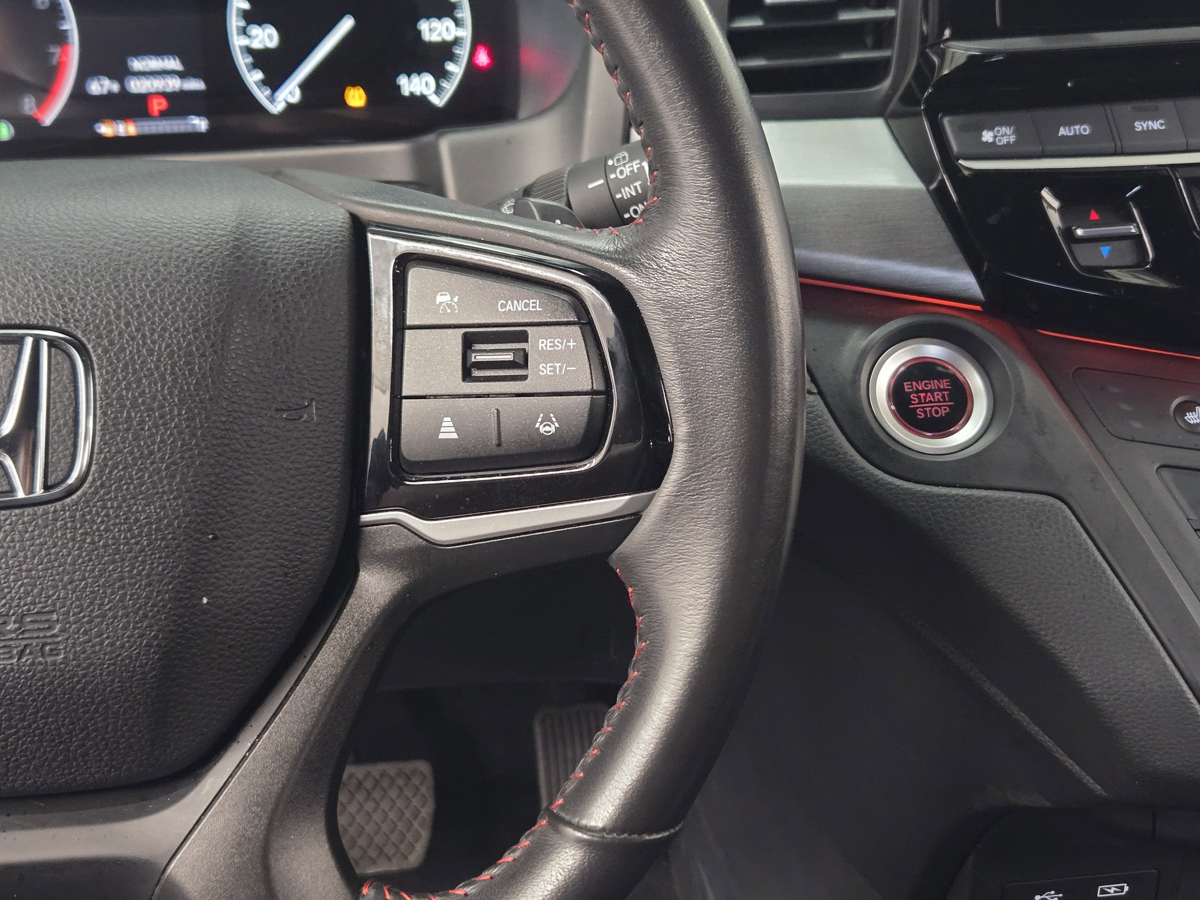 Used 2025 Honda Odyssey Sport-L image 29