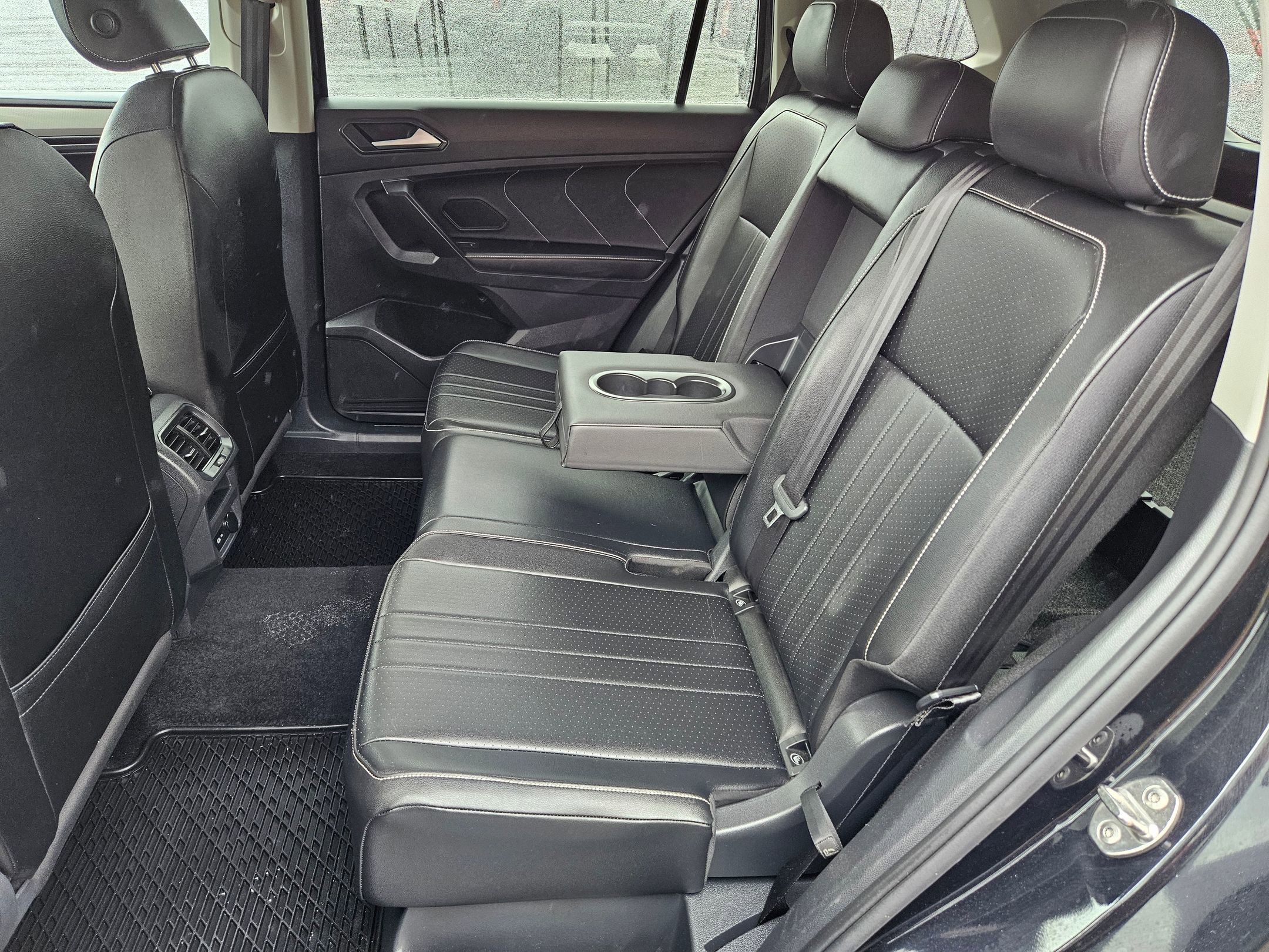 Used 2022 Volkswagen Tiguan SE image 19