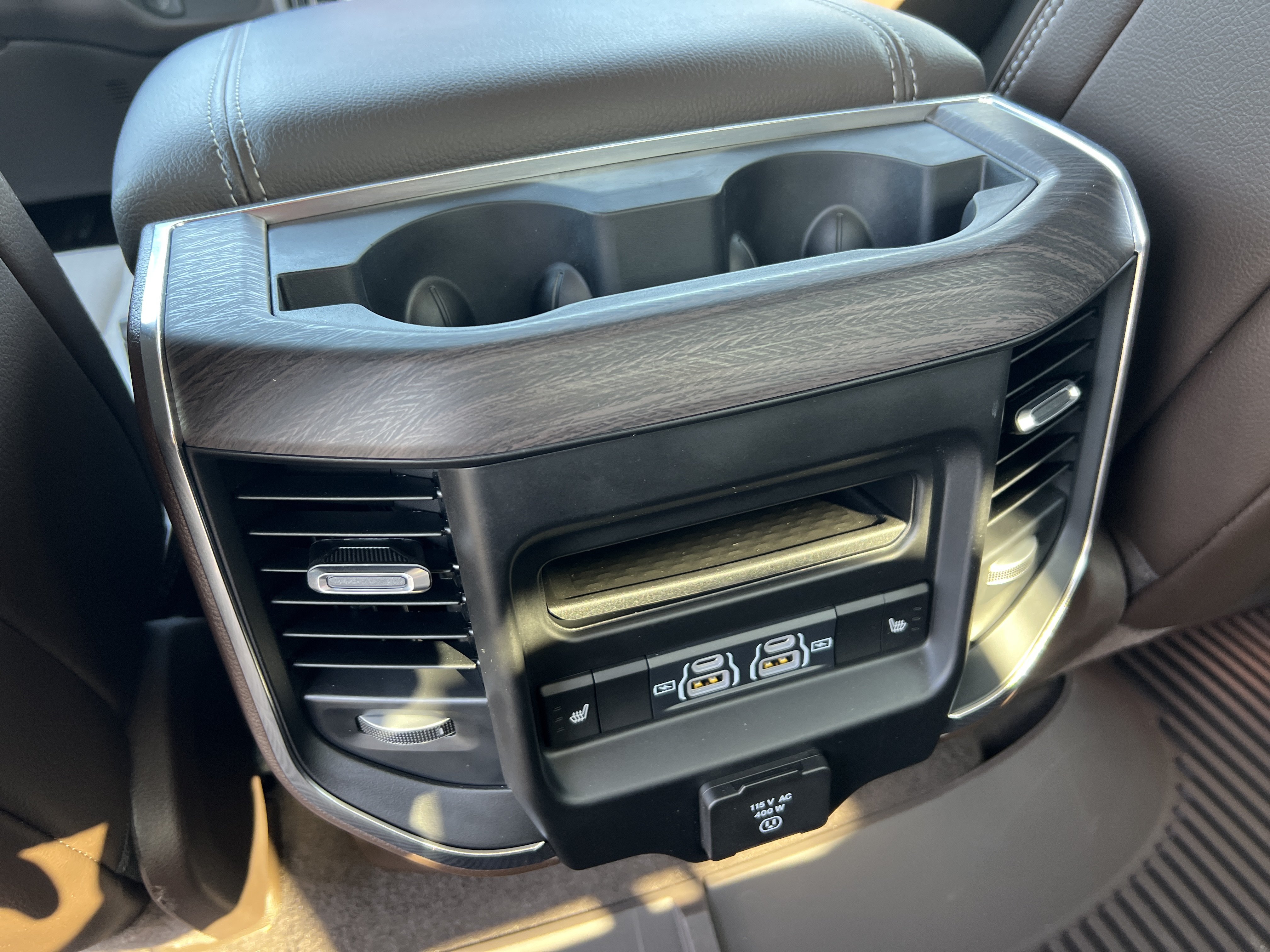 Used 2025 RAM 1500 Laramie AWD/4WD image 18