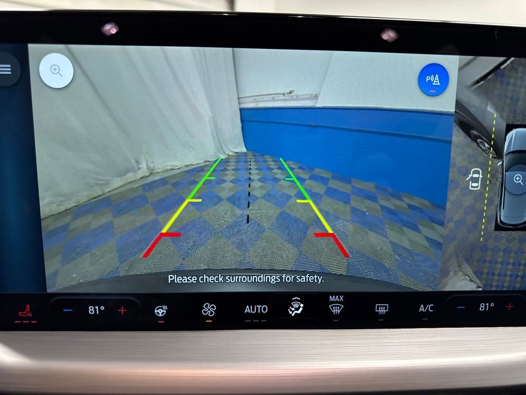 Certified 2025 Ford Escape Platinum w/ Premium Technology Package image 32