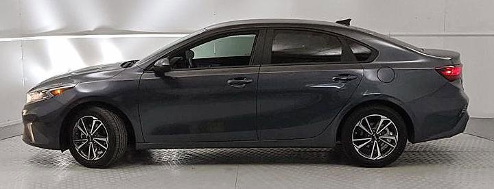 Used 2024 Kia Forte LXS image 2