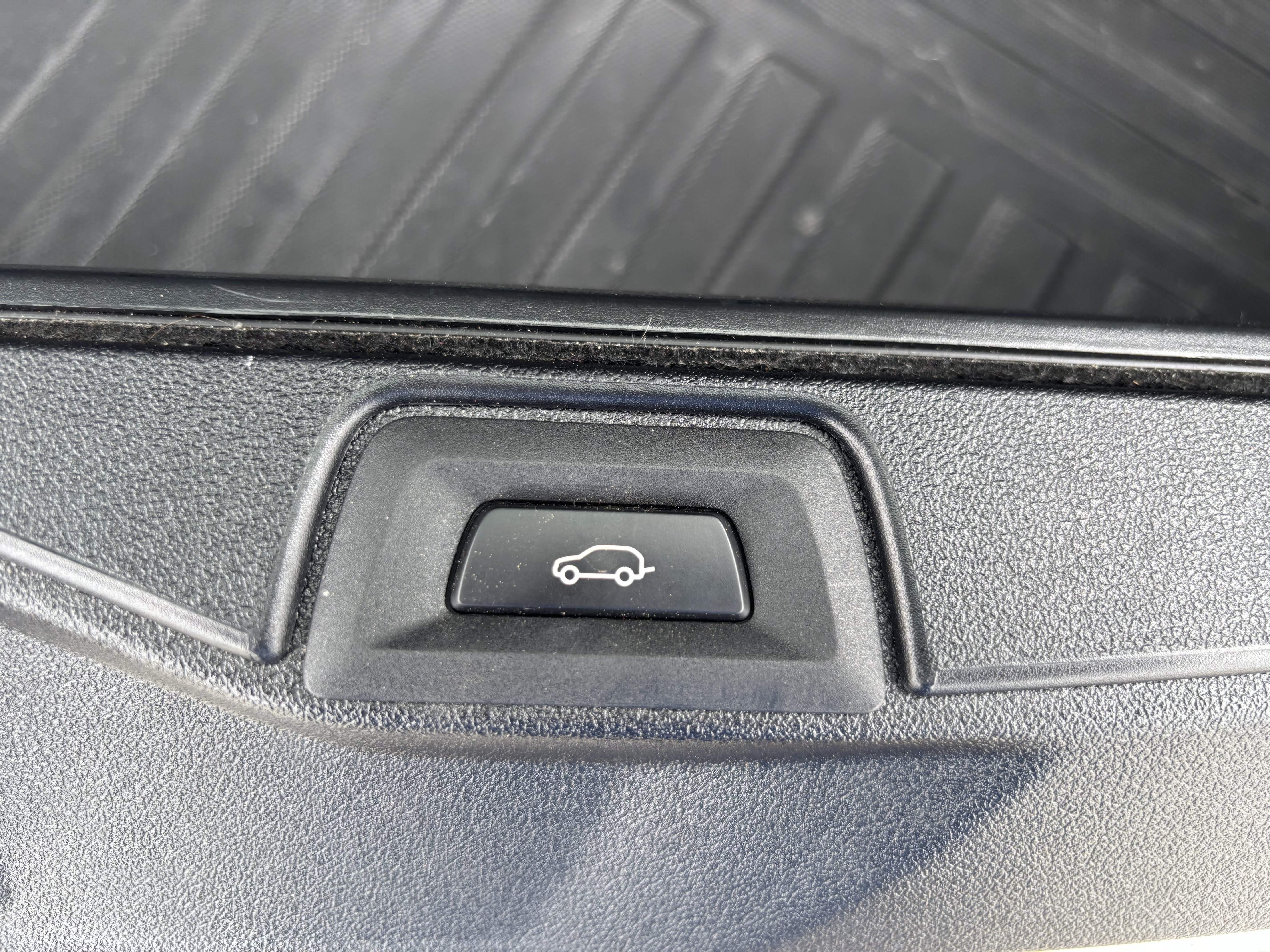 Used 2023 BMW X5 xDrive40i w/ Premium Package AWD/4WD image 34