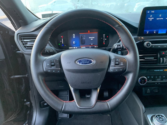 Certified 2025 Ford Escape ST-Line AWD/4WD image 18