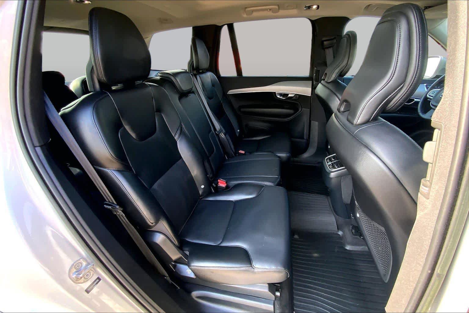 Used 2022 Volvo XC90 T5 Momentum FWD image 20