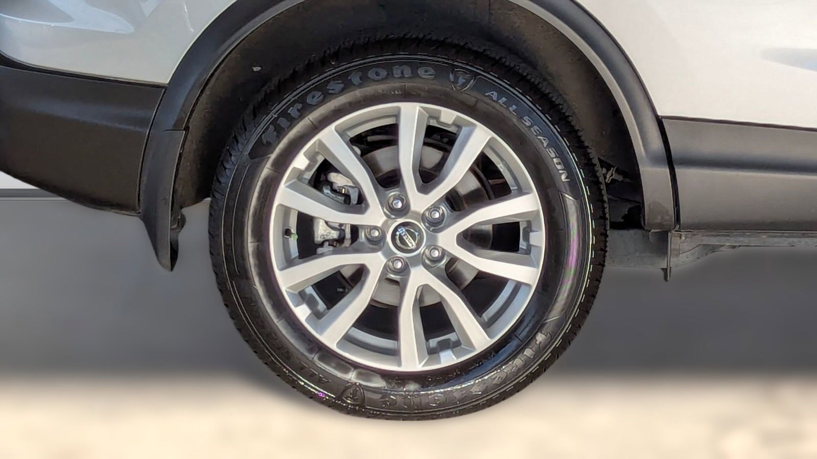 Used 2022 Nissan Rogue Sport SV w/ Technology Package image 12