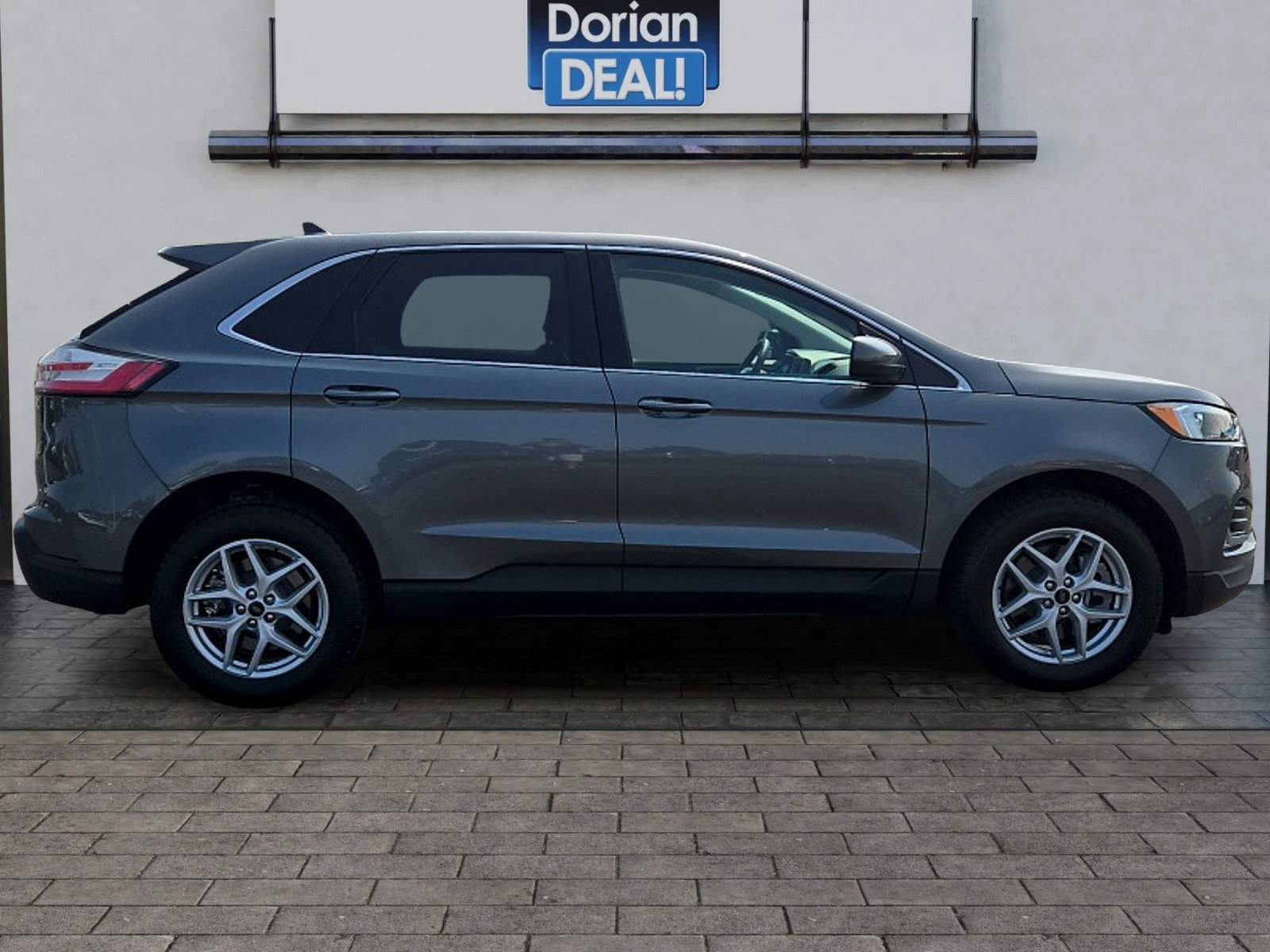 Certified 2024 Ford Edge SEL w/ Convenience Package AWD/4WD image 2