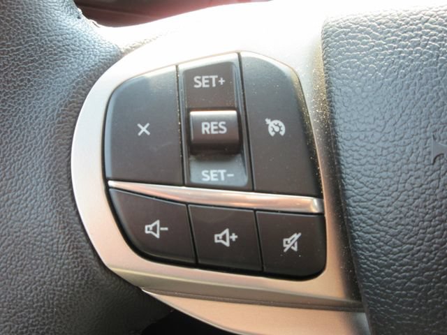 Certified 2024 Ford Explorer XLT w/ Equipment Group 202A AWD/4WD image 18