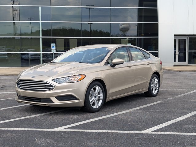 Certified 2018 Ford Fusion SE w/ Fusion SE Technology Package FWD image 1