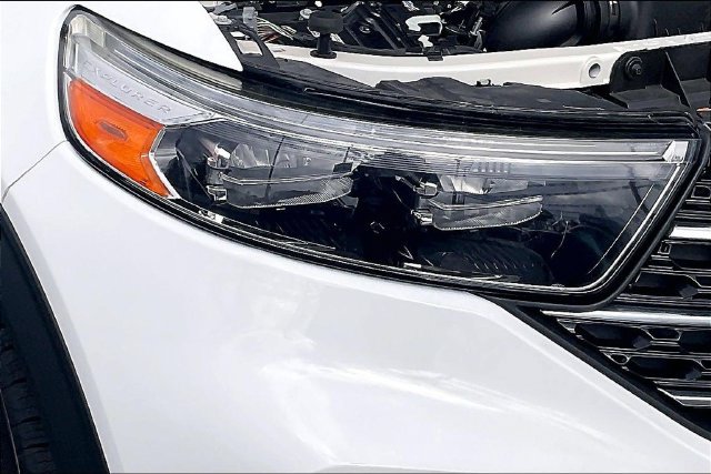 Certified 2023 Ford Explorer XLT w/ Equipment Group 202A AWD/4WD image 30