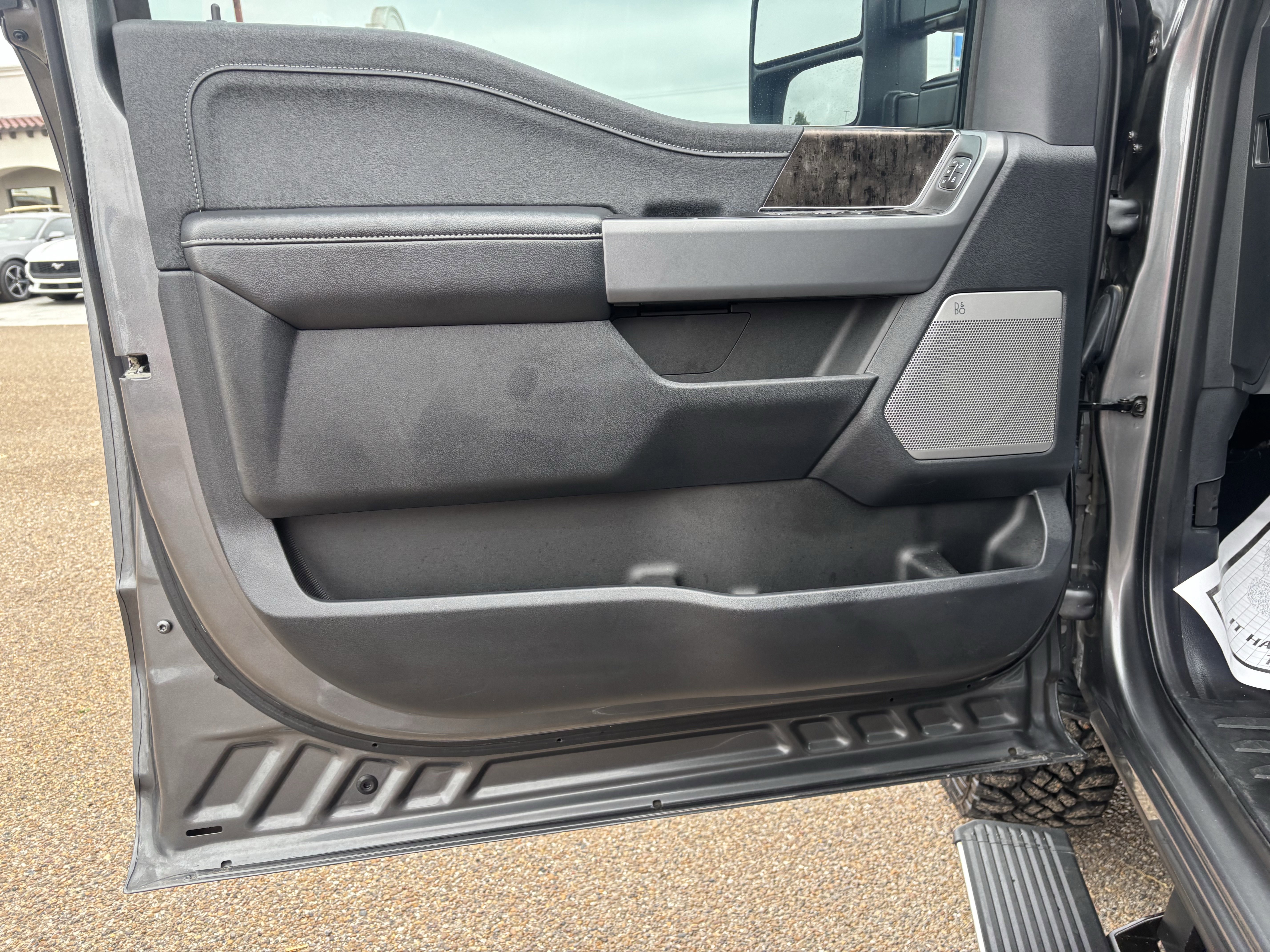 Certified 2024 Ford F250 Lariat w/ Lariat Ultimate Package AWD/4WD image 9