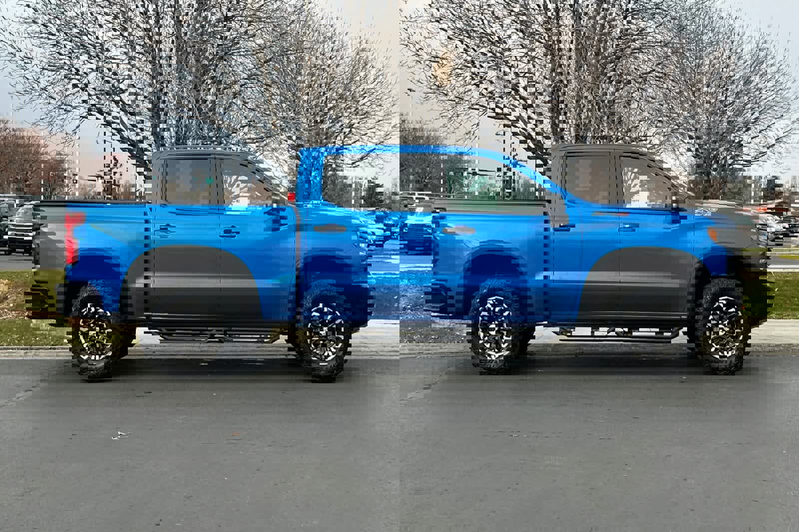 Used 2023 Chevrolet Silverado 1500 ZR2 w/ Technology Package image 6