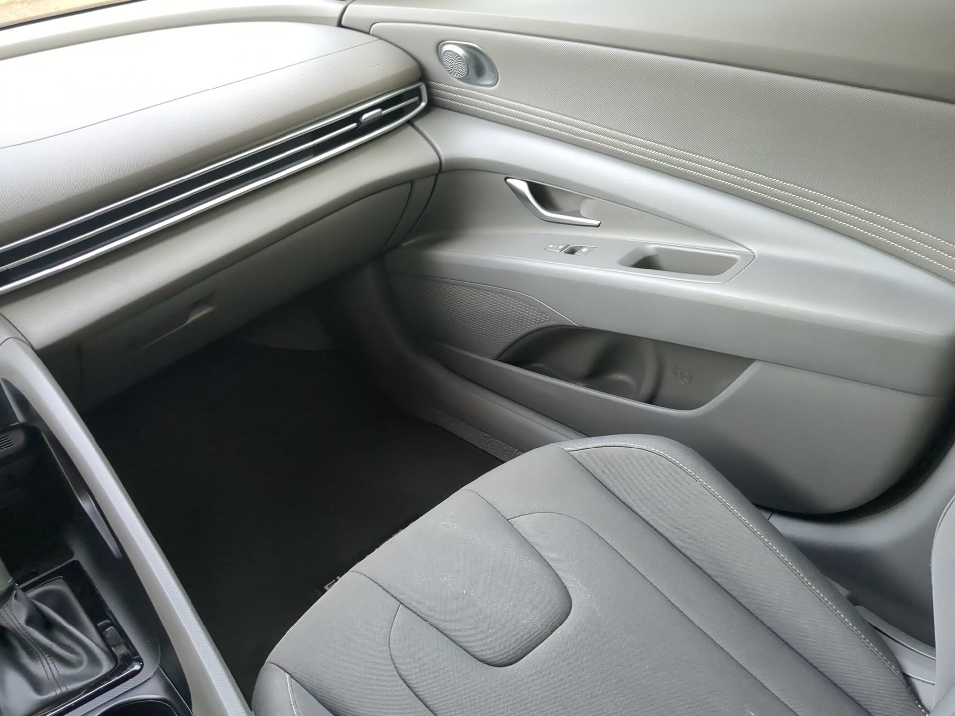 Used 2025 Hyundai Elantra Sport FWD image 51