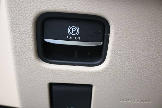 Used 2023 Jeep Grand Cherokee L Limited AWD/4WD image 9