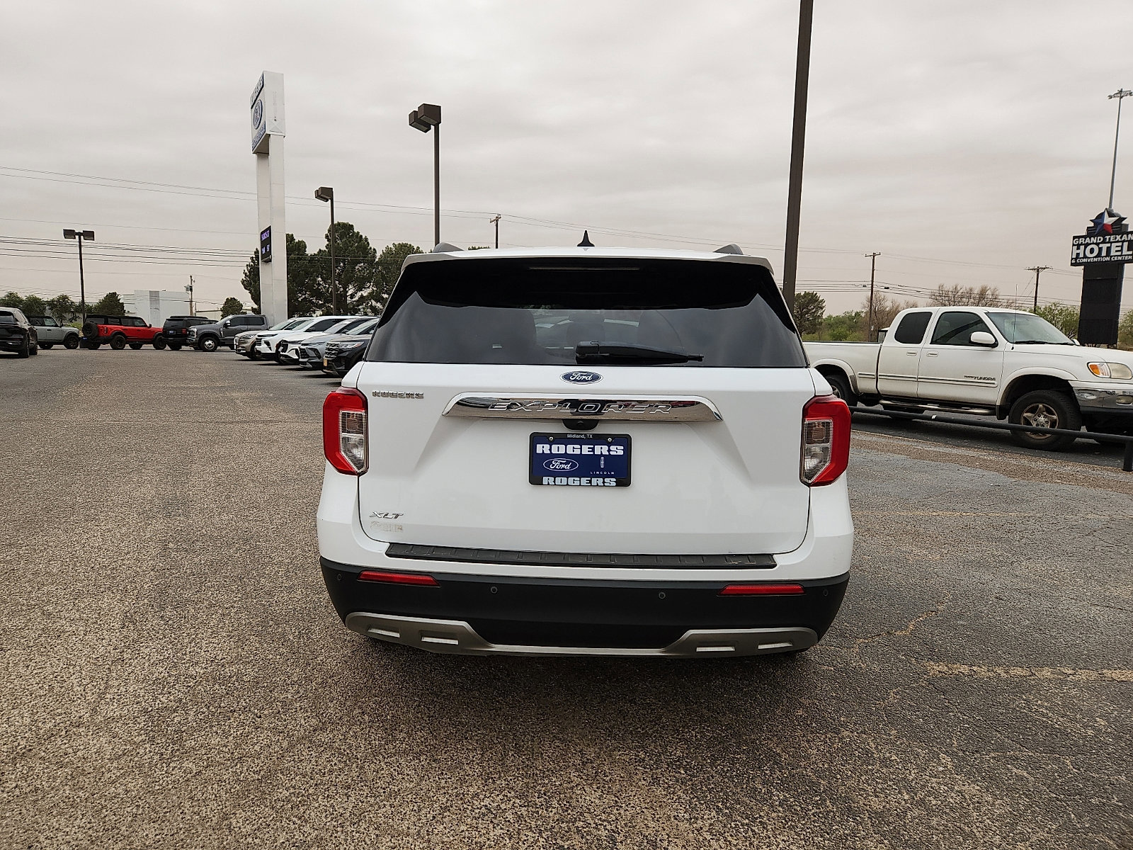 Certified 2023 Ford Explorer XLT w/ Equipment Group 202A image 4