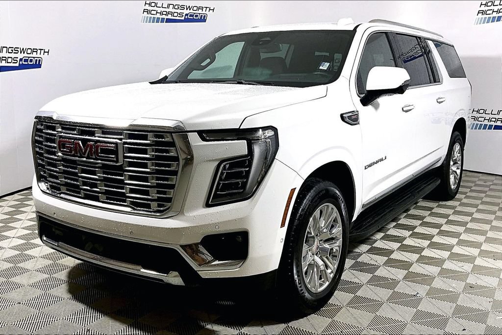 Used 2025 GMC Yukon XL Denali RWD image 1