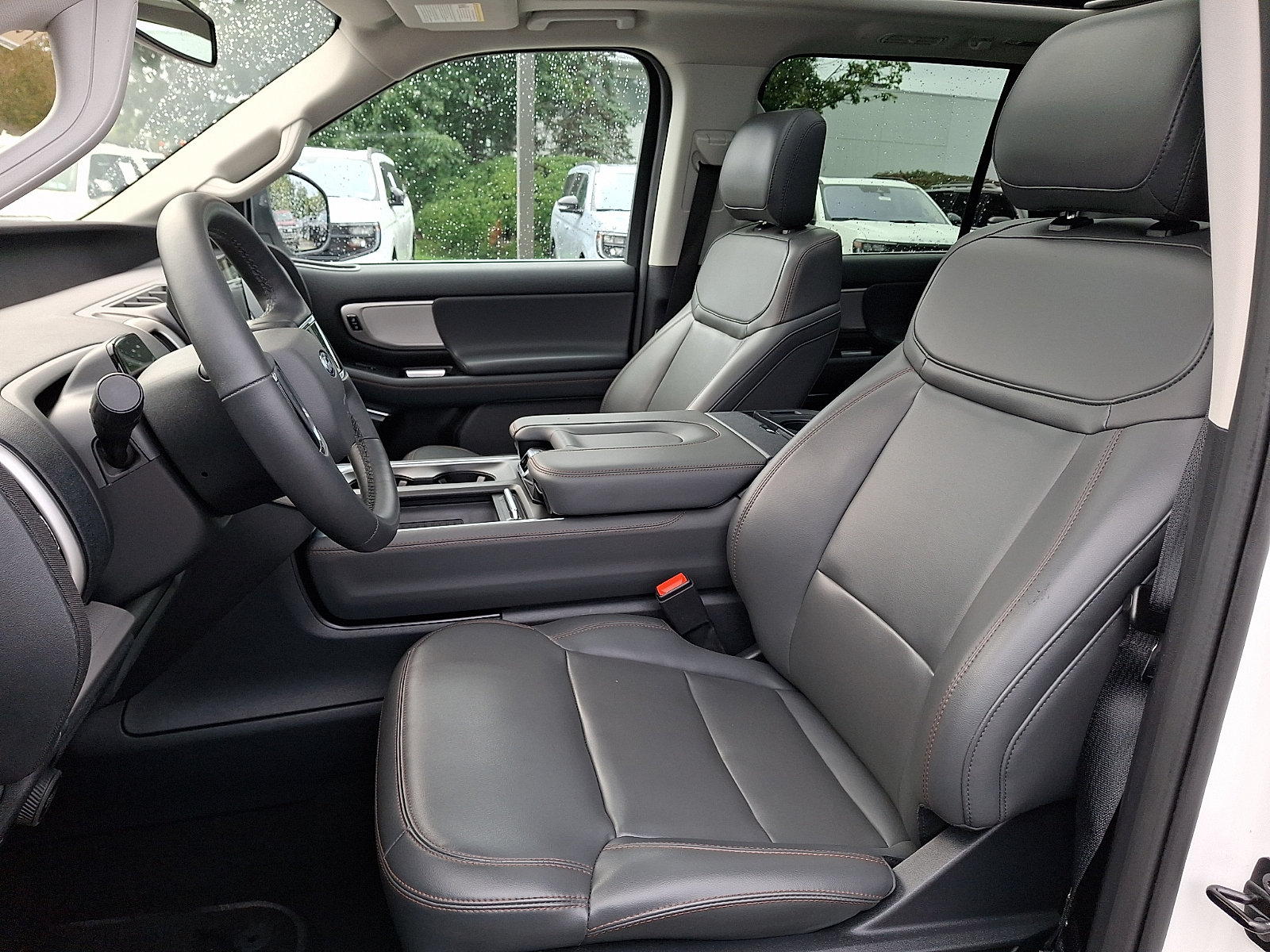Certified 2025 Ford Expedition Active AWD/4WD image 17