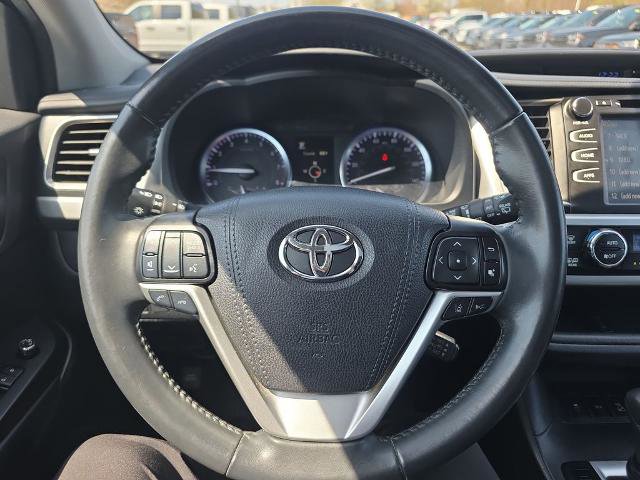 Used 2019 Toyota Highlander SE AWD/4WD image 25