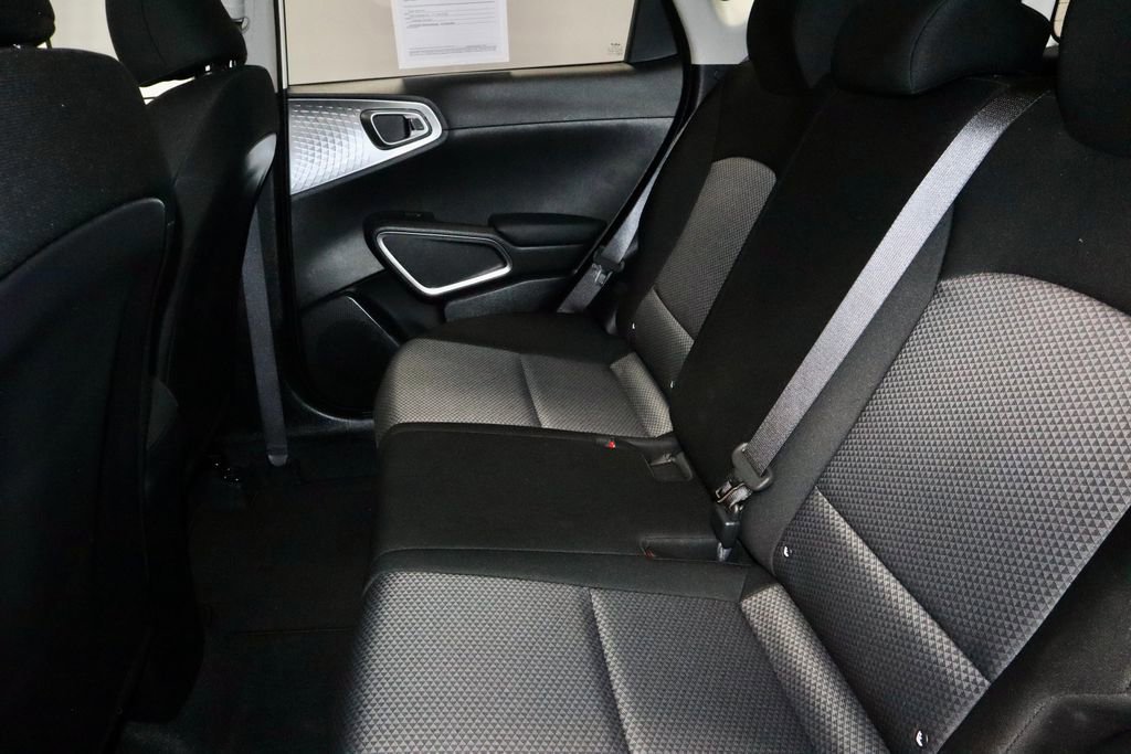 Used 2025 Kia Soul LX w/ LX Technology Package image 21