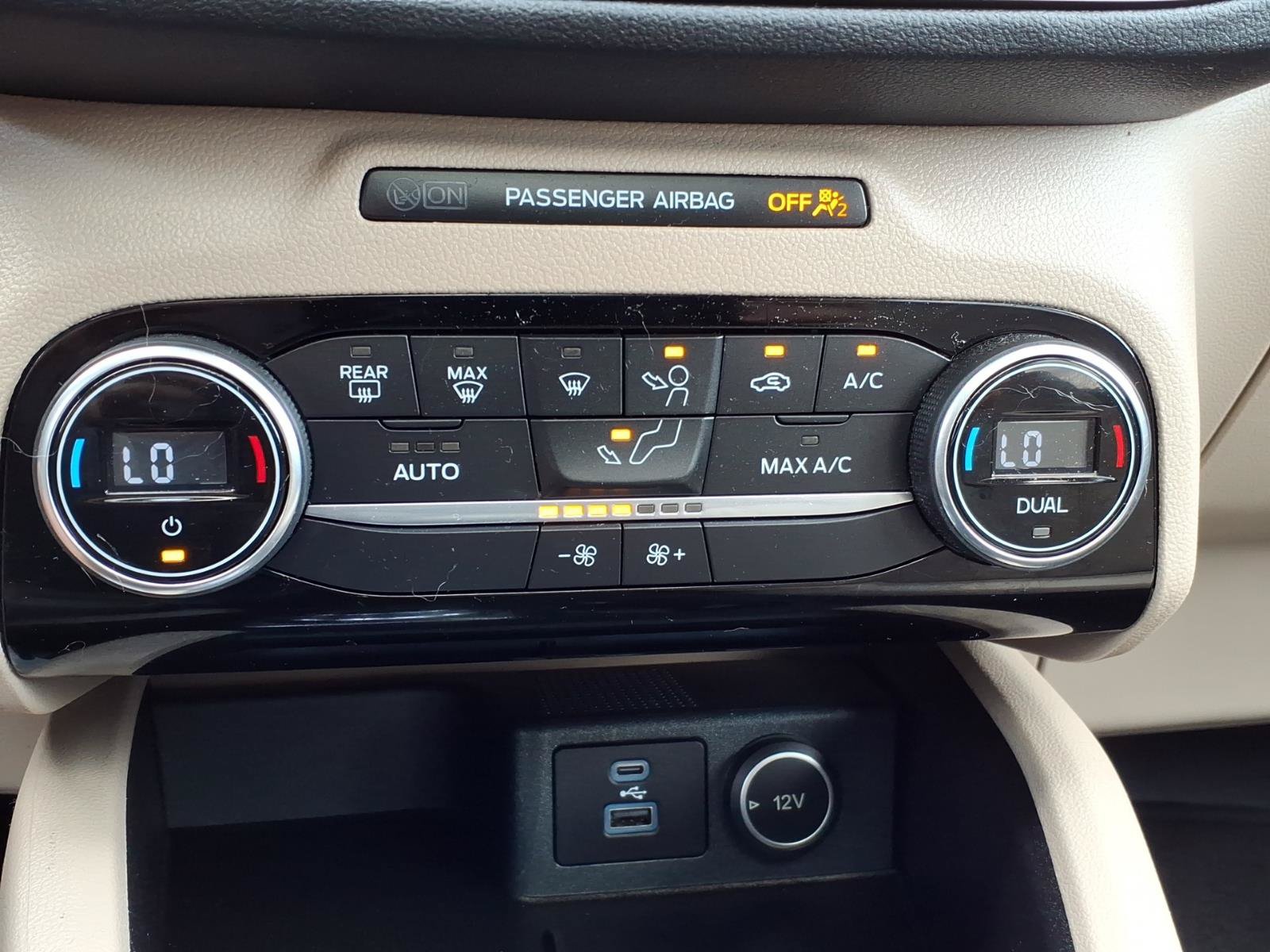 Certified 2021 Ford Escape SE w/ SE Sport Appearance Package AWD/4WD image 19