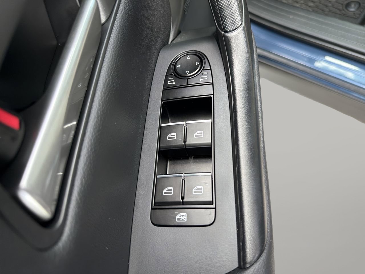 Used 2025 MAZDA CX-50 AWD 2.5 S w/ Weather Package image 18