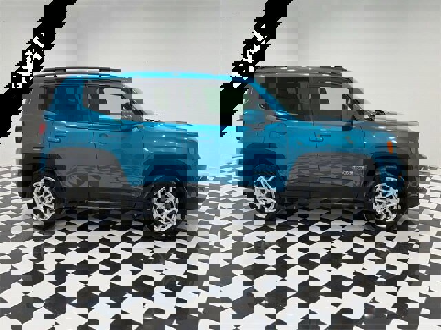 Used 2019 Jeep Renegade Latitude image 2