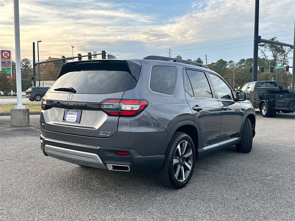 Used 2025 Honda Pilot Elite image 4