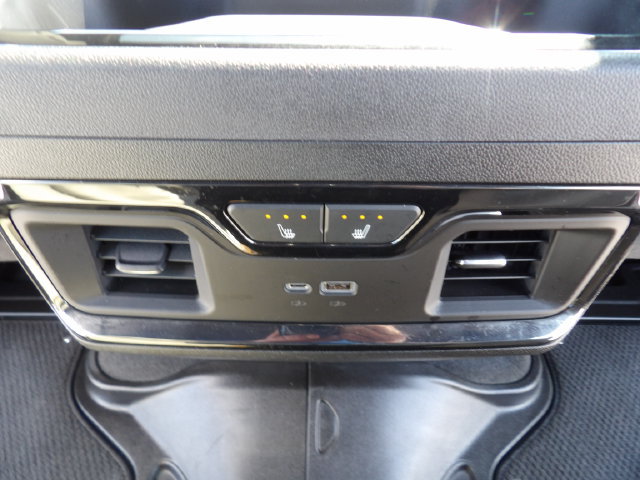 Used 2025 GMC Sierra 3500 AT4 w/ AT4 Premium Plus Package AWD/4WD image 24