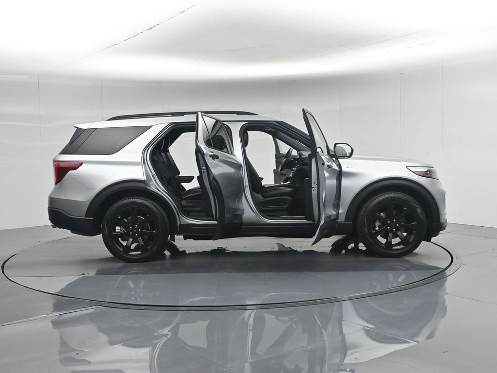 Certified 2023 Ford Explorer ST-Line w/ Class IV Trailer Tow Package RWD image 5