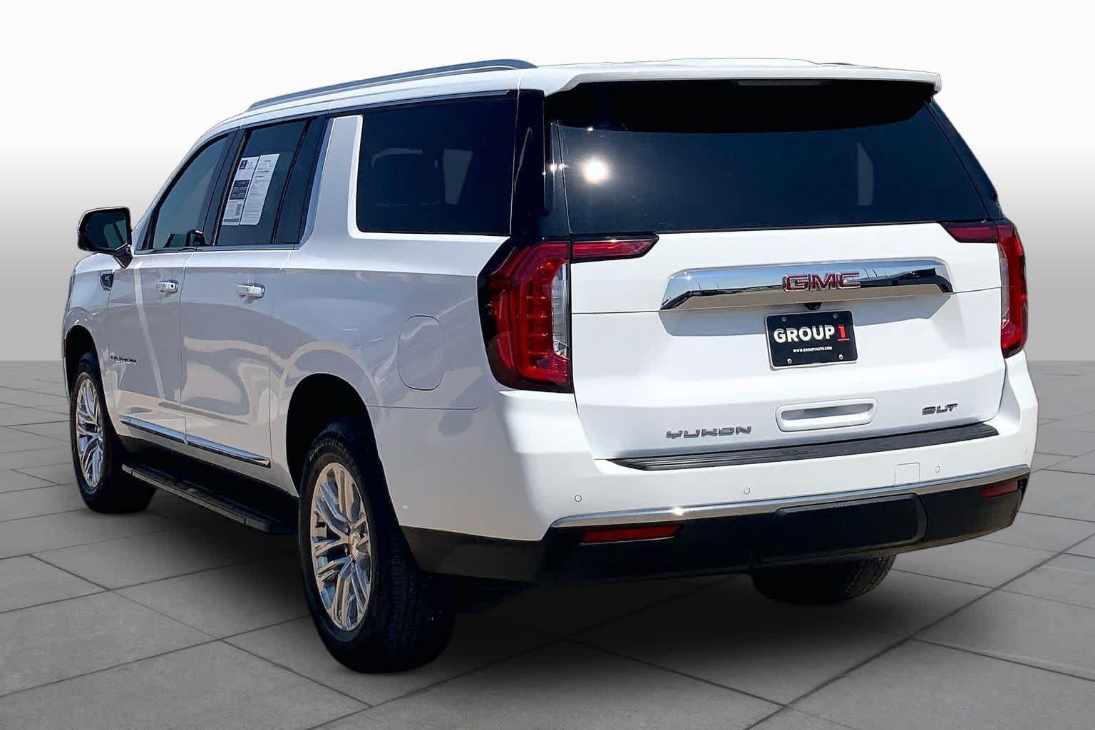 Used 2024 GMC Yukon XL SLT w/ SLT Luxury Package RWD image 12