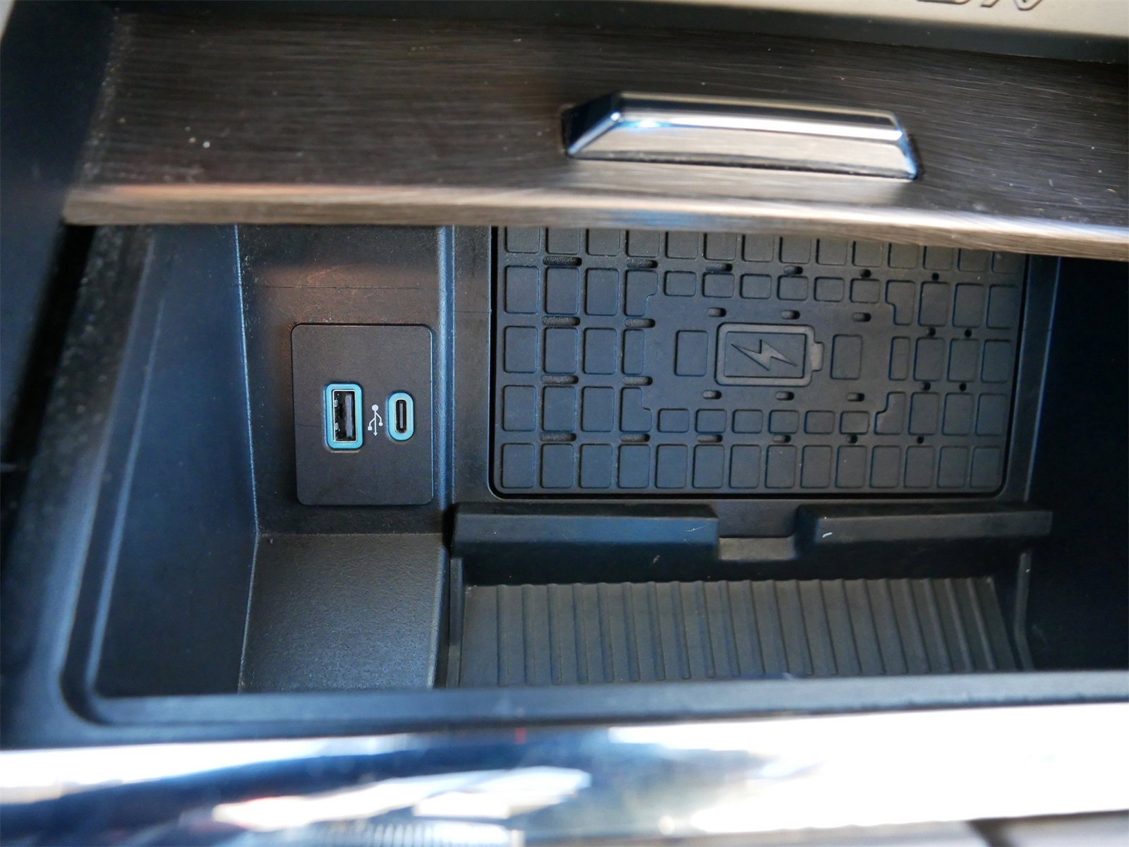 Certified 2024 Ford Expedition Limited image 27