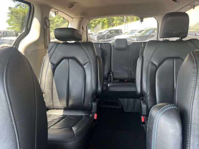 Used 2021 Chrysler Pacifica Touring-L FWD image 31