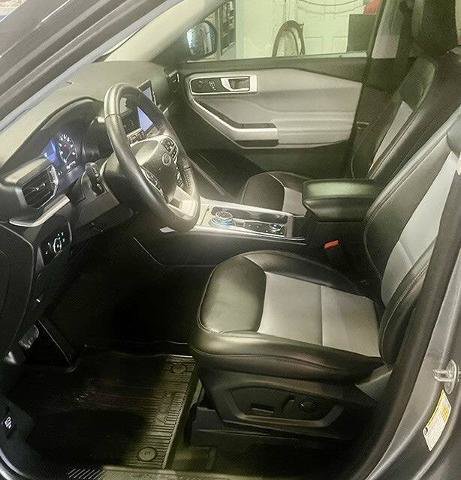 Certified 2024 Ford Explorer XLT w/ Equipment Group 202A AWD/4WD image 8