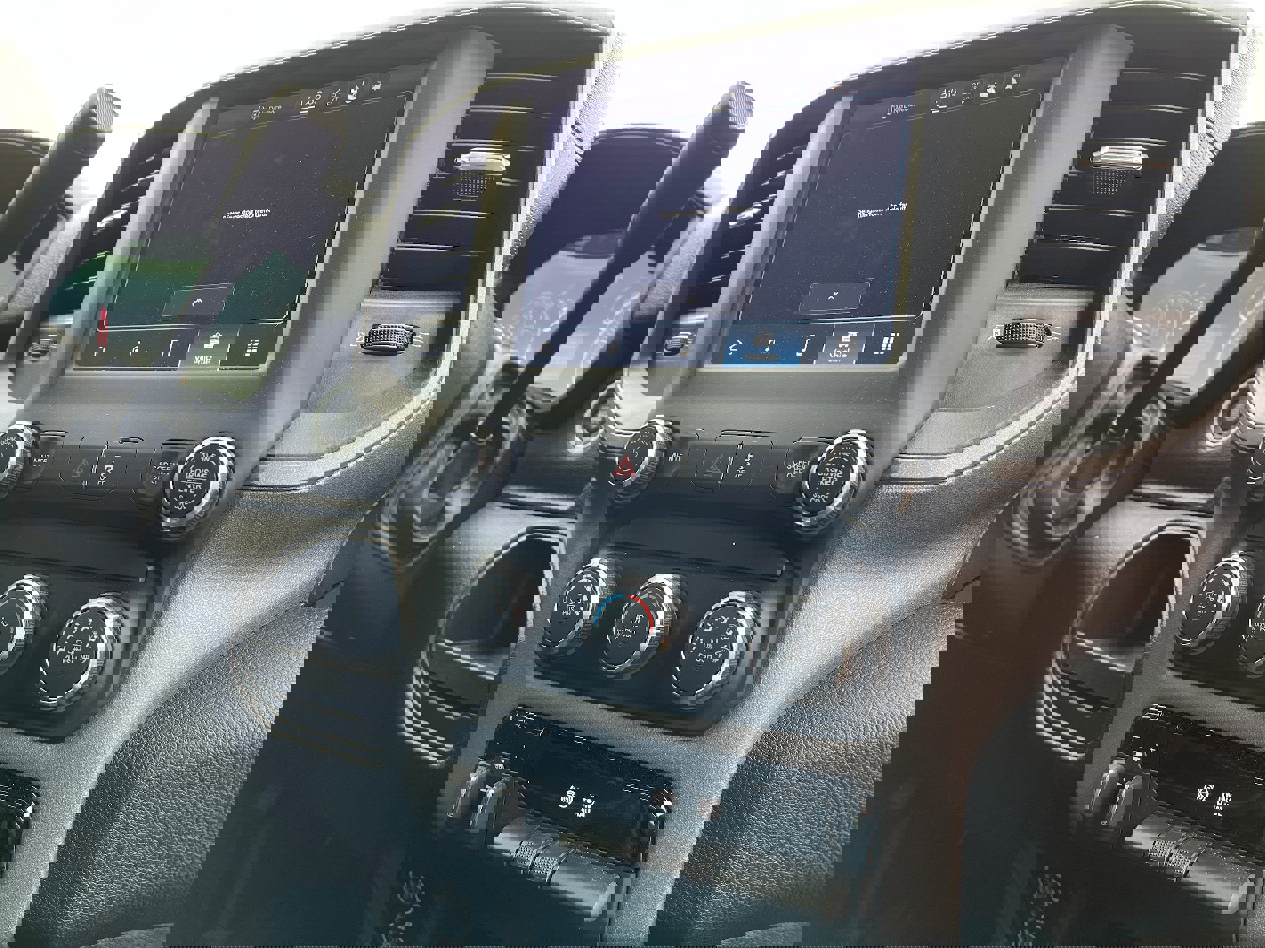 Used 2024 RAM 2500 Tradesman w/ Chrome Appearance Group image 17