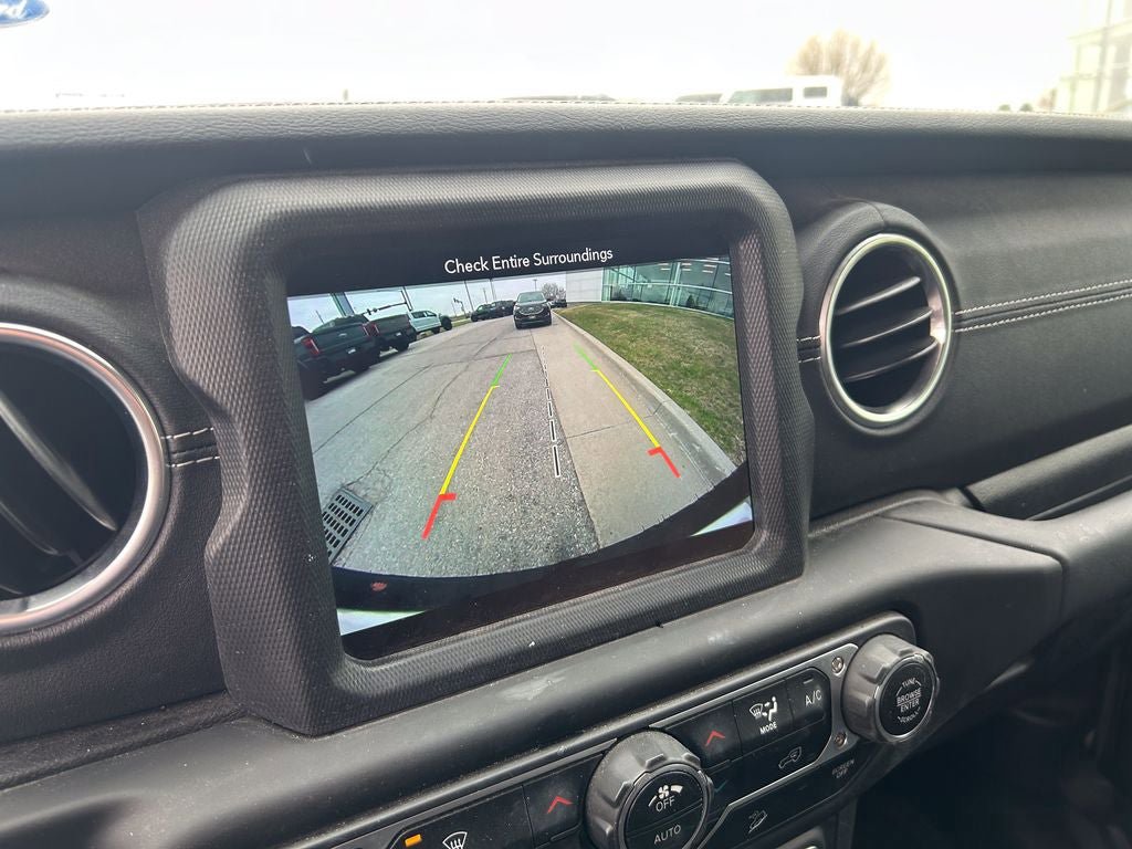 Used 2018 Jeep Wrangler Unlimited Sahara AWD/4WD image 20