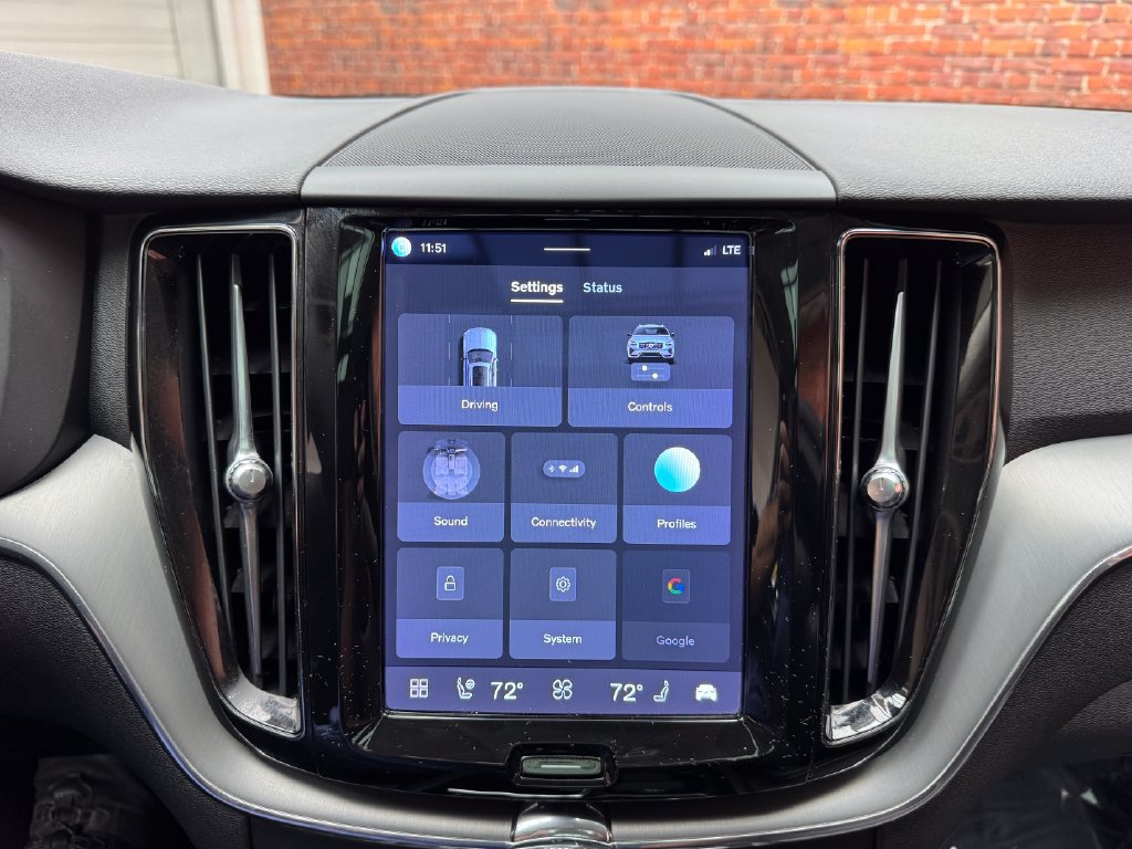Used 2023 Volvo XC60 B5 Core w/ Climate Package AWD/4WD image 20
