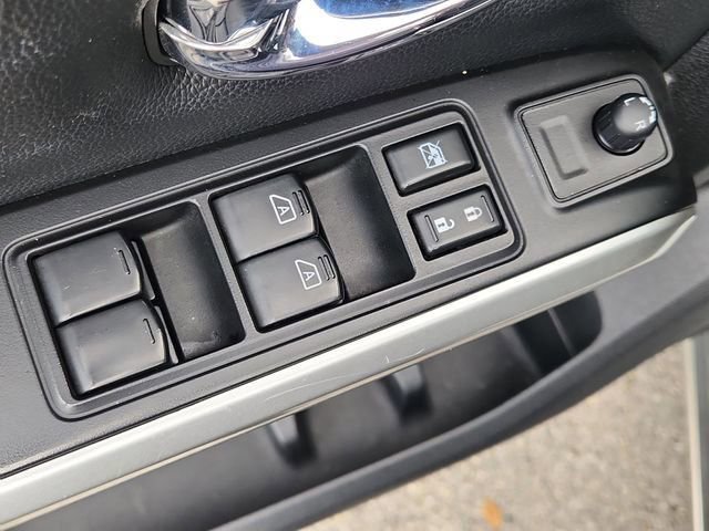 Used 2018 Nissan Titan SV w/ SV Convenience Package RWD image 23