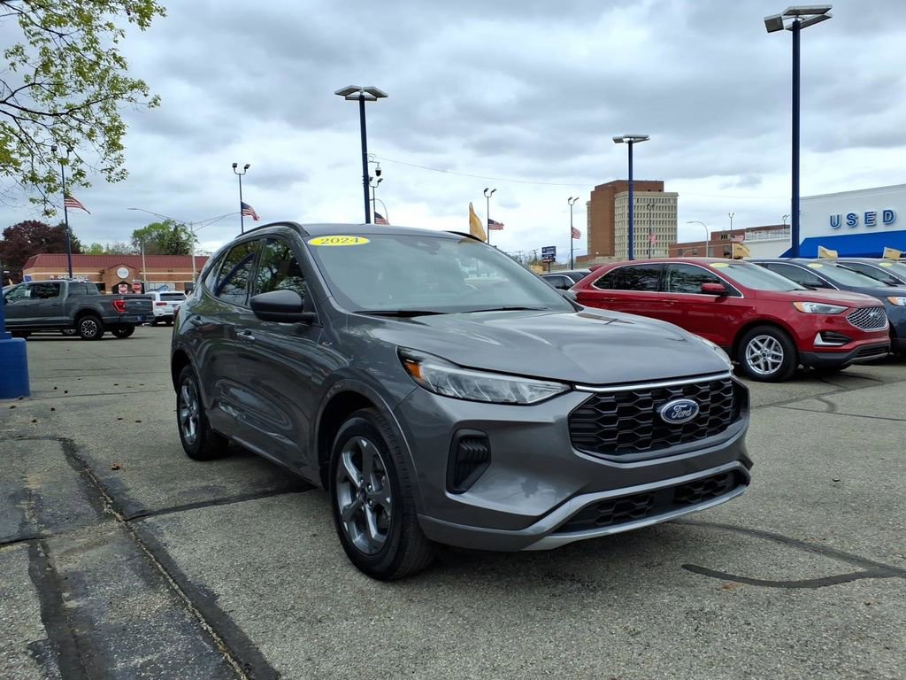 Certified 2024 Ford Escape ST-Line w/ Tech Pack #1 AWD/4WD image 4