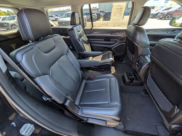 Used 2021 Jeep Grand Cherokee L Limited AWD/4WD image 23