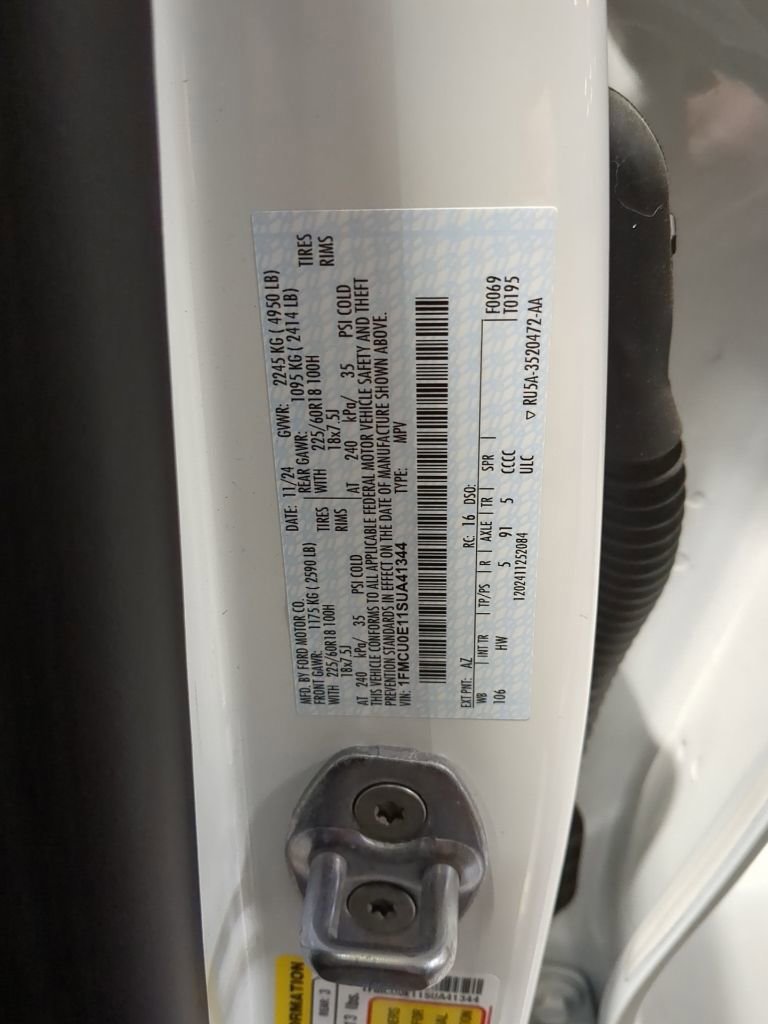 Certified 2025 Ford Escape SE image 16