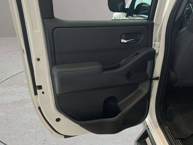 Used 2023 Nissan Frontier SV w/ Midnight Edition Package AWD/4WD image 19