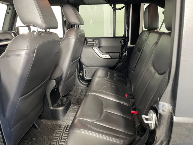 Used 2017 Jeep Wrangler Unlimited Sahara w/ Connectivity Group AWD/4WD image 11