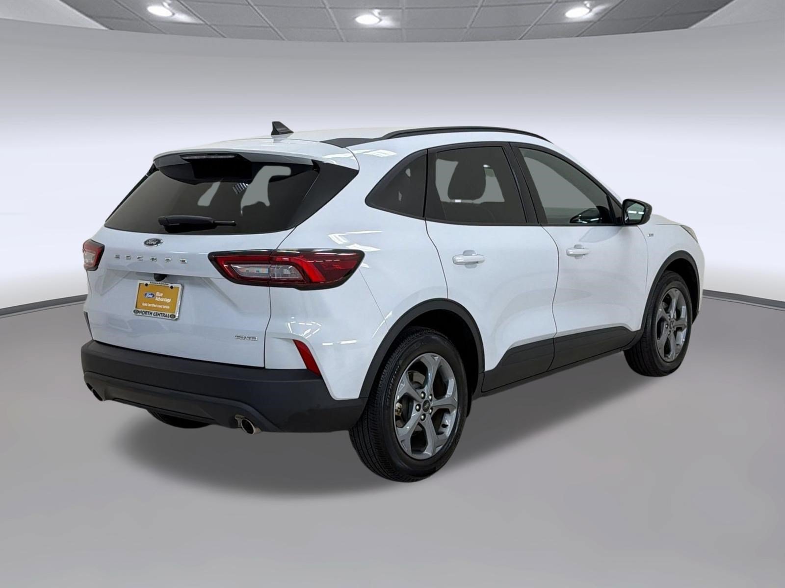 Certified 2025 Ford Escape ST-Line AWD/4WD image 9