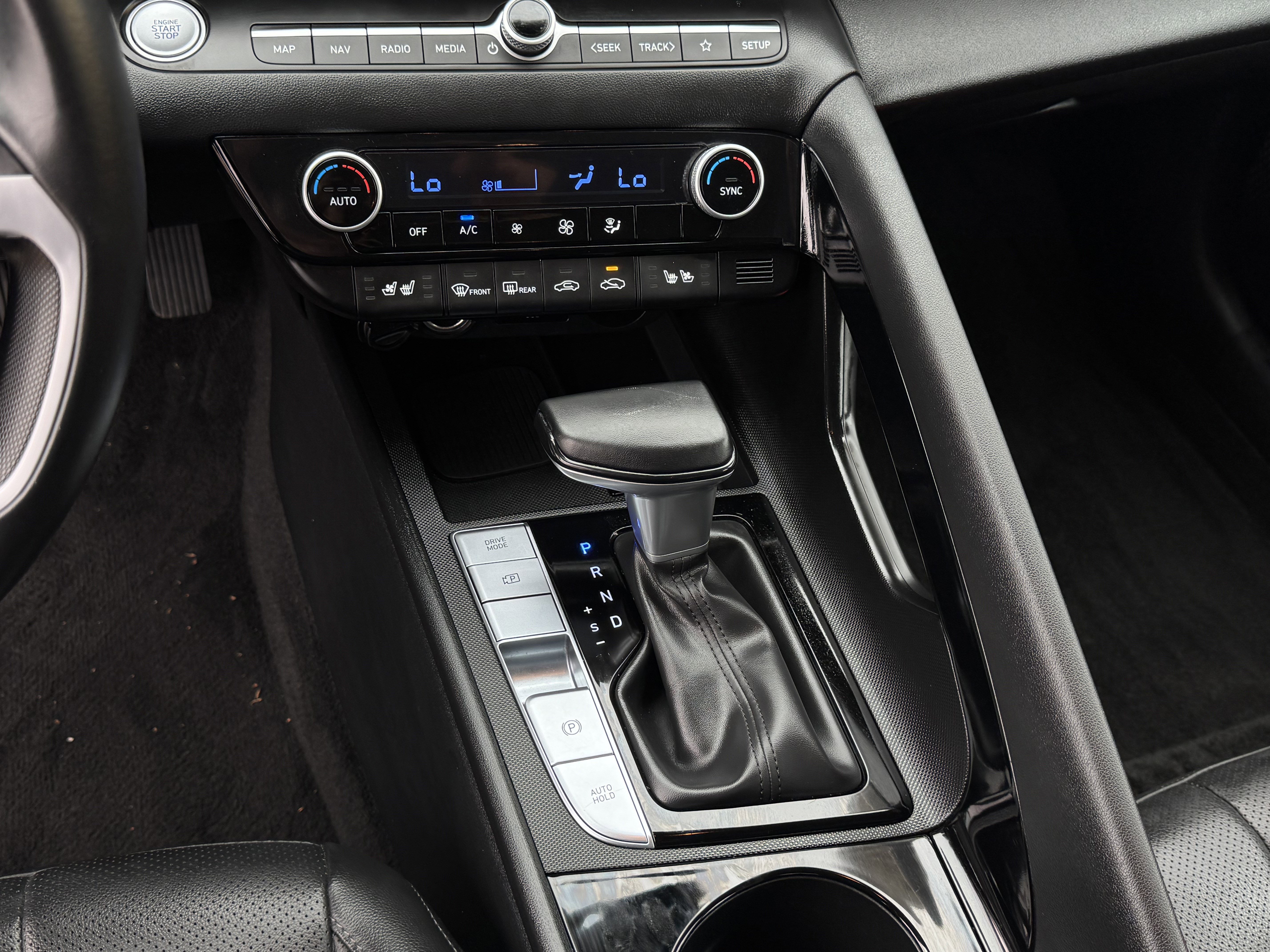 Used 2025 Hyundai Elantra Limited image 20