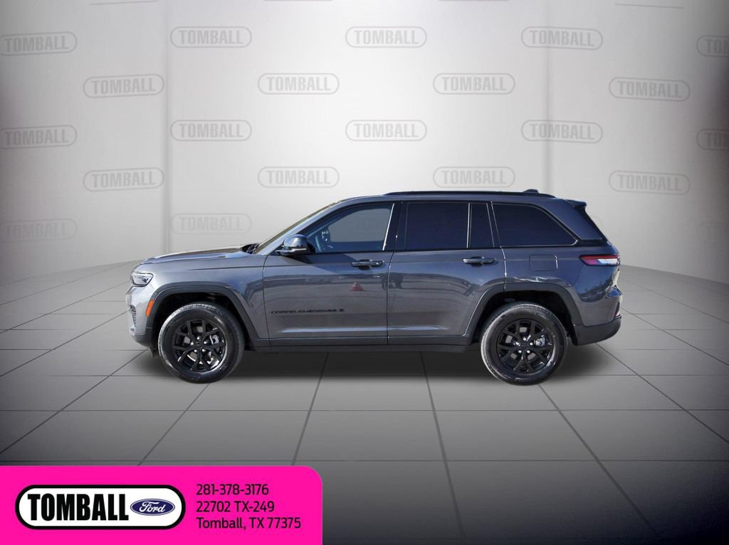 Used 2024 Jeep Grand Cherokee Altitude RWD image 5