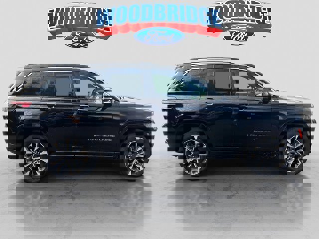 Used 2023 Jeep Grand Cherokee Overland image 4