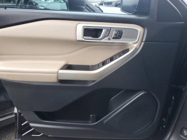 Certified 2021 Ford Explorer Limited w/ Equipment Group 301A image 18