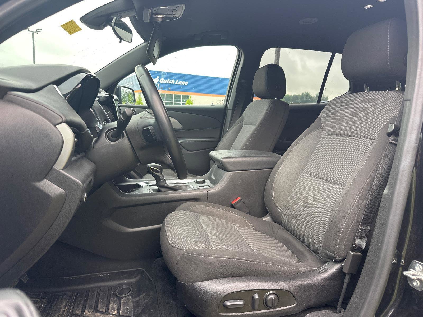 Used 2023 Chevrolet Traverse LT AWD/4WD image 6