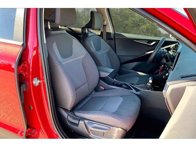 Used 2025 Kia Niro LX FWD image 26