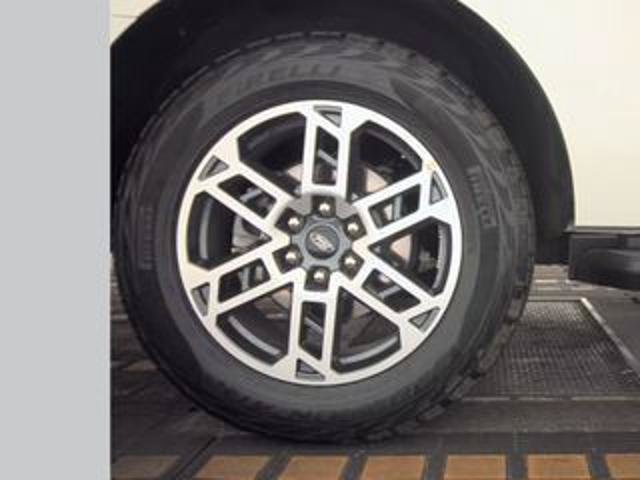 Certified 2025 Ford Expedition Active AWD/4WD image 6
